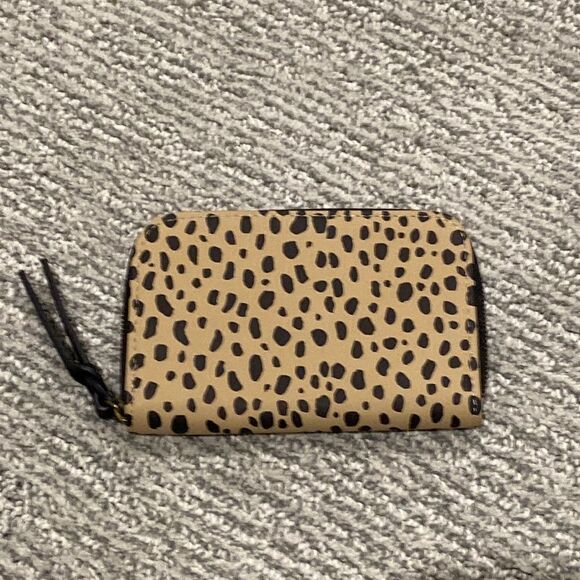 Universal Thread Handbags - Universal Thread wallet